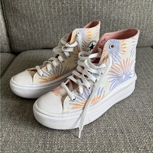 Women’s platform converse size 8